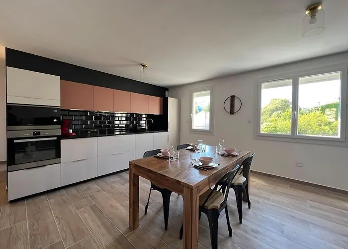 Le Saint-jalmes P2 + Parking Apartment *